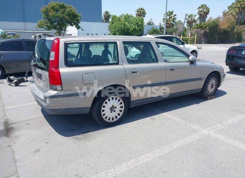 Photo 4 of 2001 Volvo V70 2.4T (VIN YV1SW58D911021608)