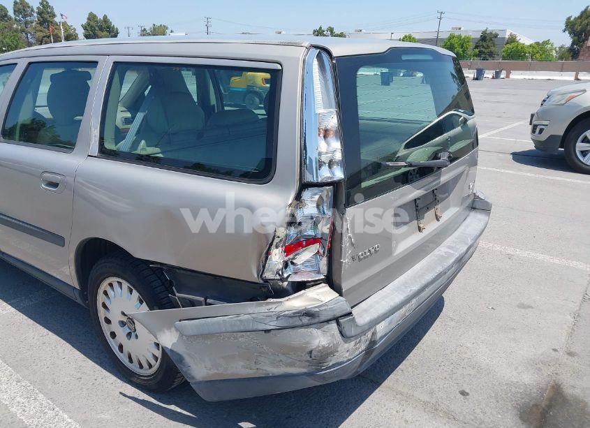 Photo 6 of 2001 Volvo V70 2.4T (VIN YV1SW58D911021608)