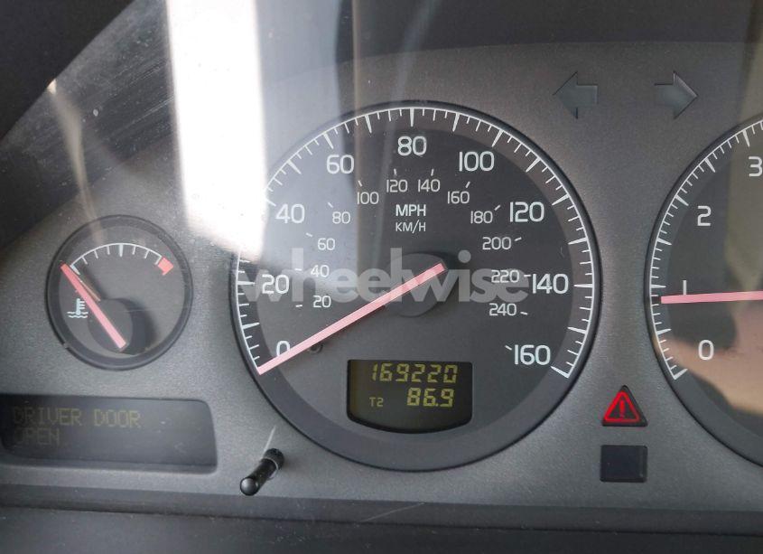 Photo 7 of 2001 Volvo V70 2.4T (VIN YV1SW58D911021608)