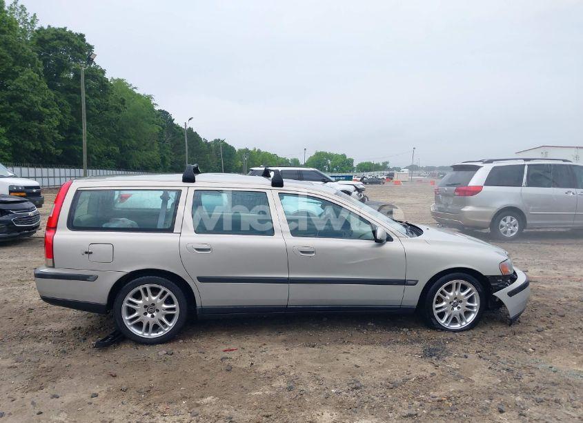 Photo 13 of 2002 Volvo V70 2.4T (VIN YV1SW58DX21185421)