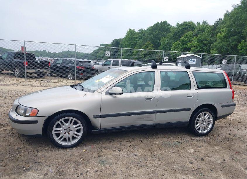 Photo 14 of 2002 Volvo V70 2.4T (VIN YV1SW58DX21185421)