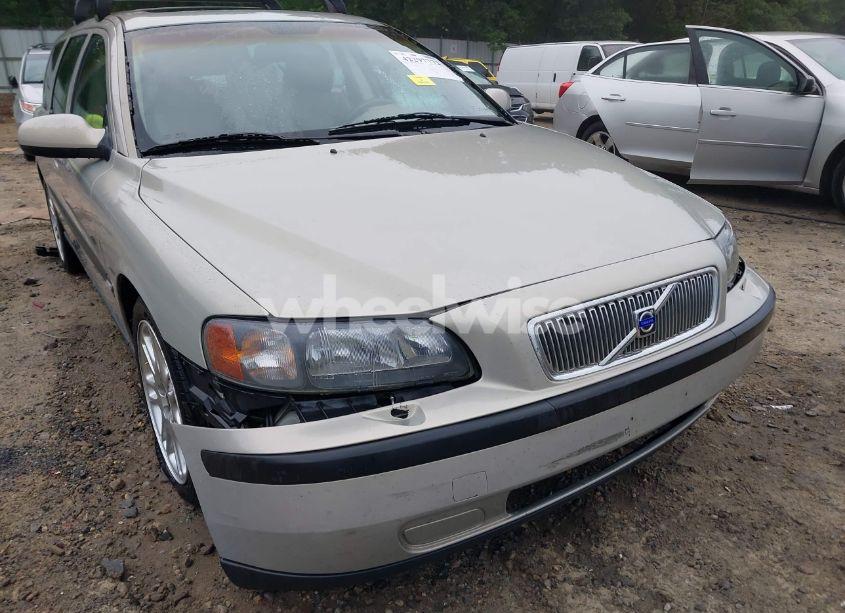 Photo 6 of 2002 Volvo V70 2.4T (VIN YV1SW58DX21185421)