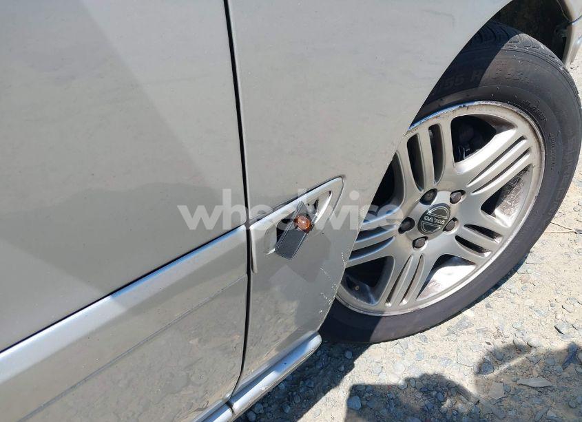 Photo 6 of 2006 Volvo V70 2.5T (VIN YV1SW592062557300)