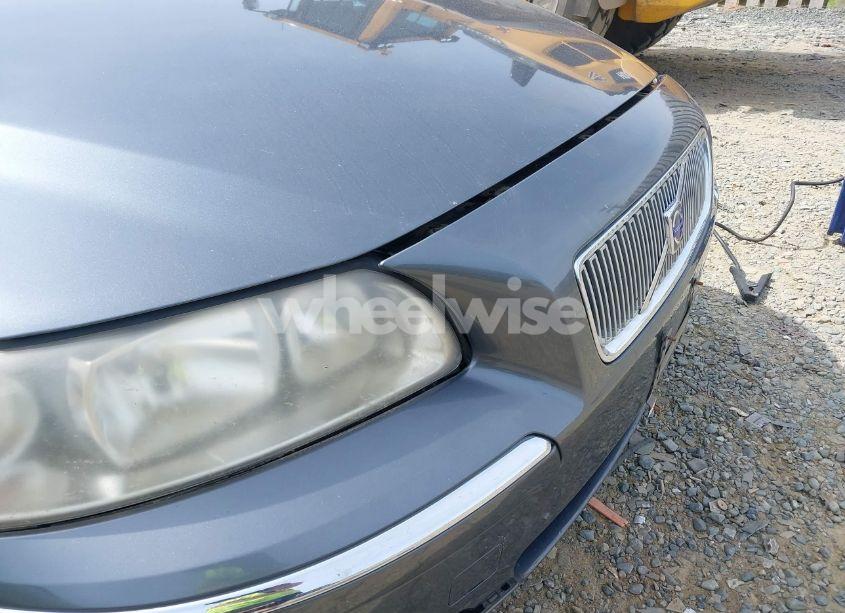 Photo 6 of 2006 Volvo V70 2.5T (VIN YV1SW592162556981)
