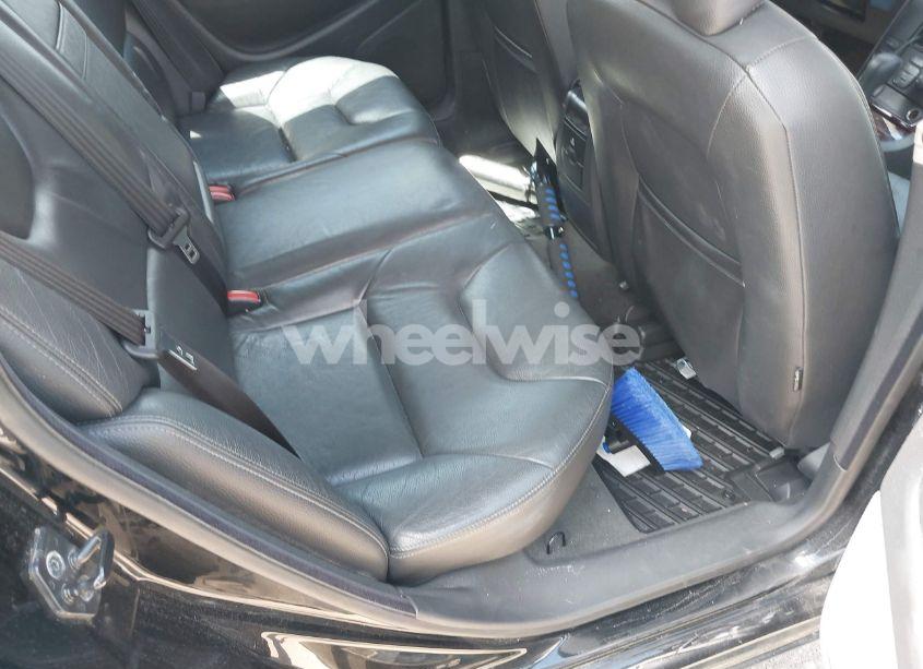 Photo 8 of 2005 Volvo V70 2.5T (VIN YV1SW592552509547)