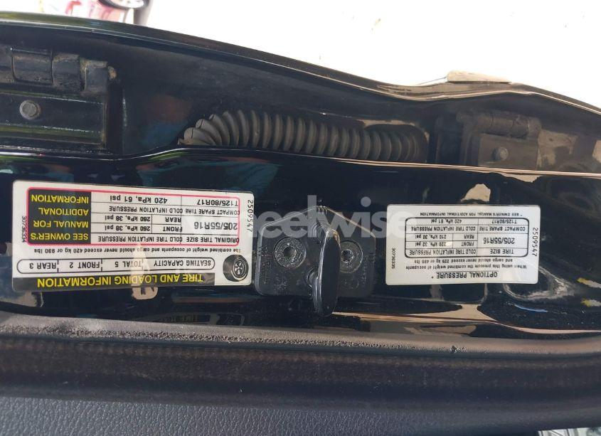 Photo 9 of 2005 Volvo V70 2.5T (VIN YV1SW592552509547)