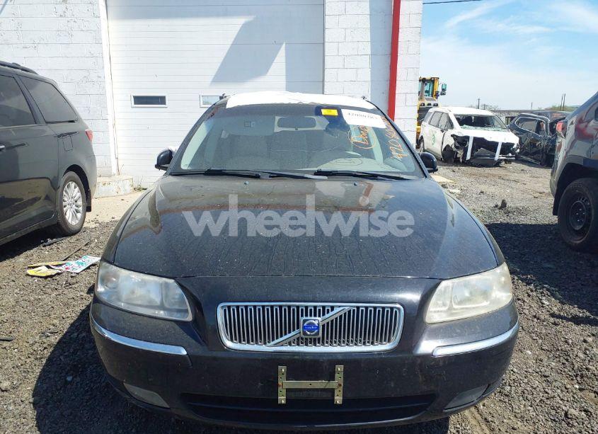 Photo 12 of 2005 Volvo V70 2.5T (VIN YV1SW592952480926)