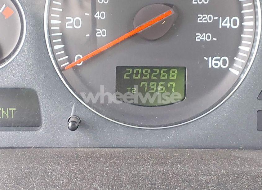 Photo 15 of 2005 Volvo V70 2.5T (VIN YV1SW592952480926)