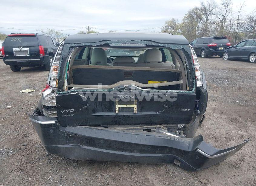 Photo 16 of 2005 Volvo V70 2.5T (VIN YV1SW592952480926)