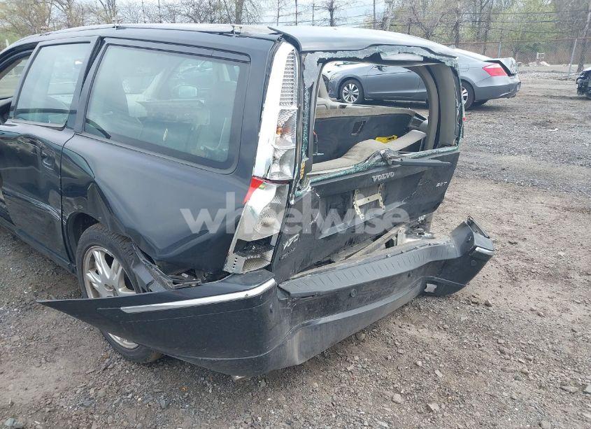 Photo 6 of 2005 Volvo V70 2.5T (VIN YV1SW592952480926)