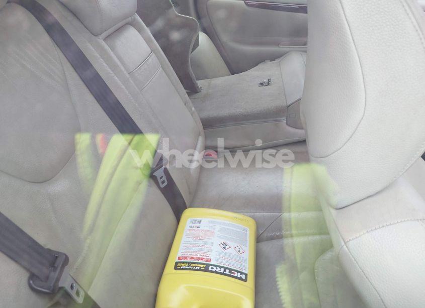 Photo 8 of 2005 Volvo V70 2.5T (VIN YV1SW592952480926)