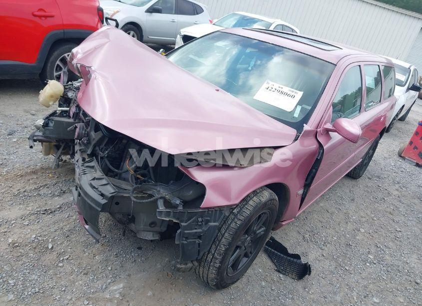 Photo 2 of 2005 Volvo V70 2.5T (VIN YV1SW592952511589)