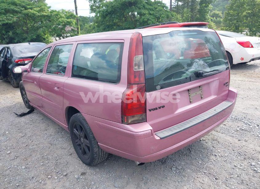 Photo 3 of 2005 Volvo V70 2.5T (VIN YV1SW592952511589)