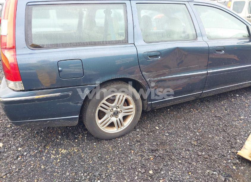 Photo 6 of 2006 Volvo V70 2.5T (VIN YV1SW592962577044)