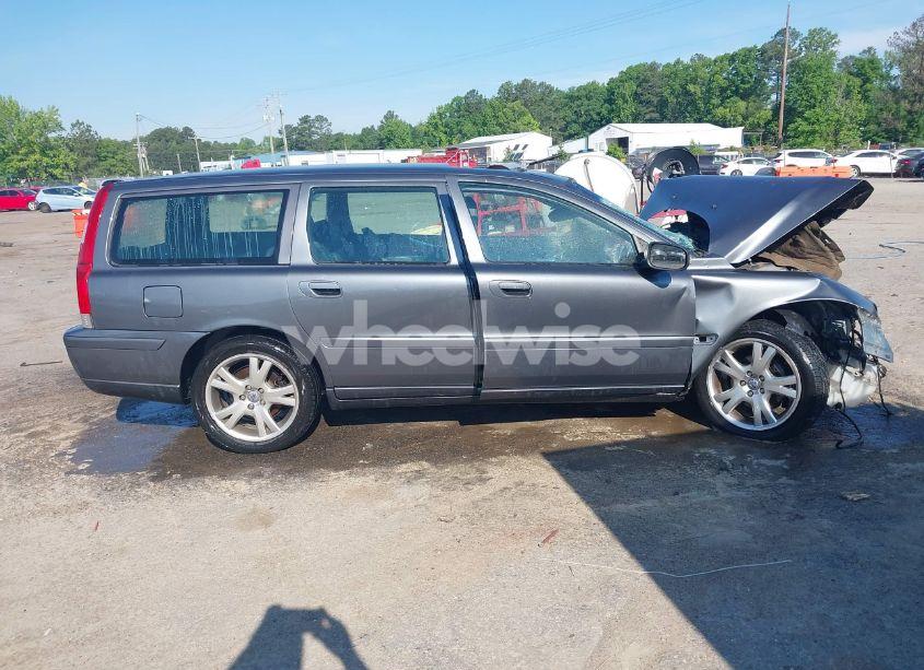 Photo 13 of 2007 Volvo V70 2.4 (VIN YV1SW612472626878)