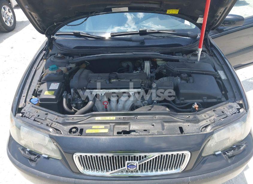 Photo 10 of 2004 Volvo V70 2.4 (VIN YV1SW61T642380419)