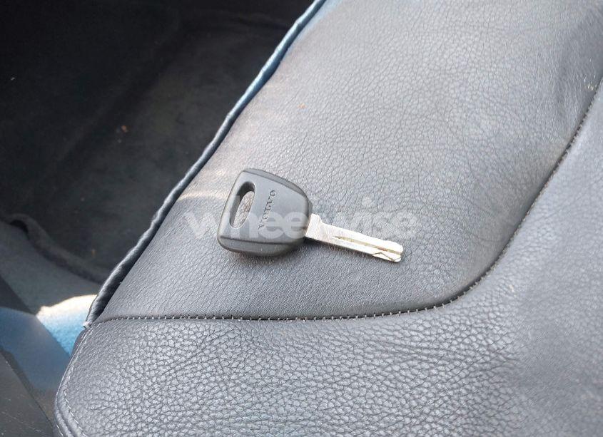 Photo 11 of 2004 Volvo V70 2.4 (VIN YV1SW61T642380419)