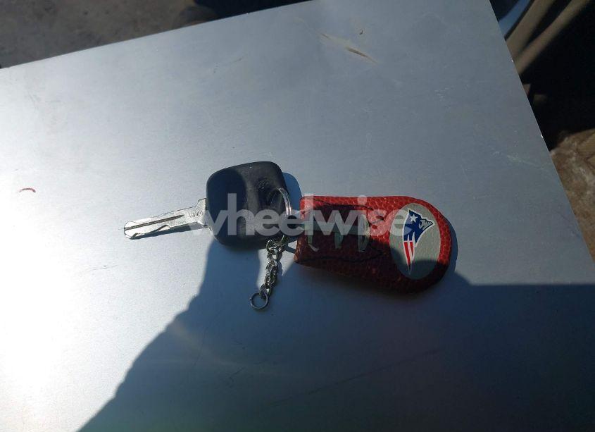 Photo 11 of 2002 Volvo V70 XC (VIN YV1SZ58D221072232)