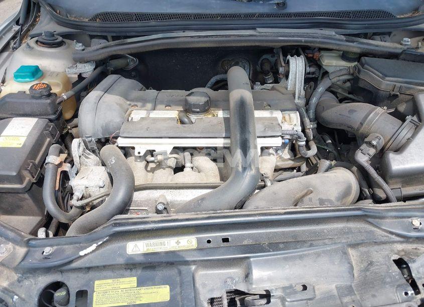 Photo 10 of 2002 Volvo V70 XC (VIN YV1SZ58D321053477)