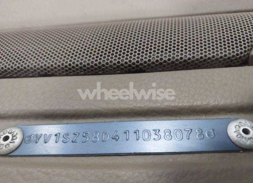 Photo 9 of 2001 Volvo V70 XC (VIN YV1SZ58D411038078)