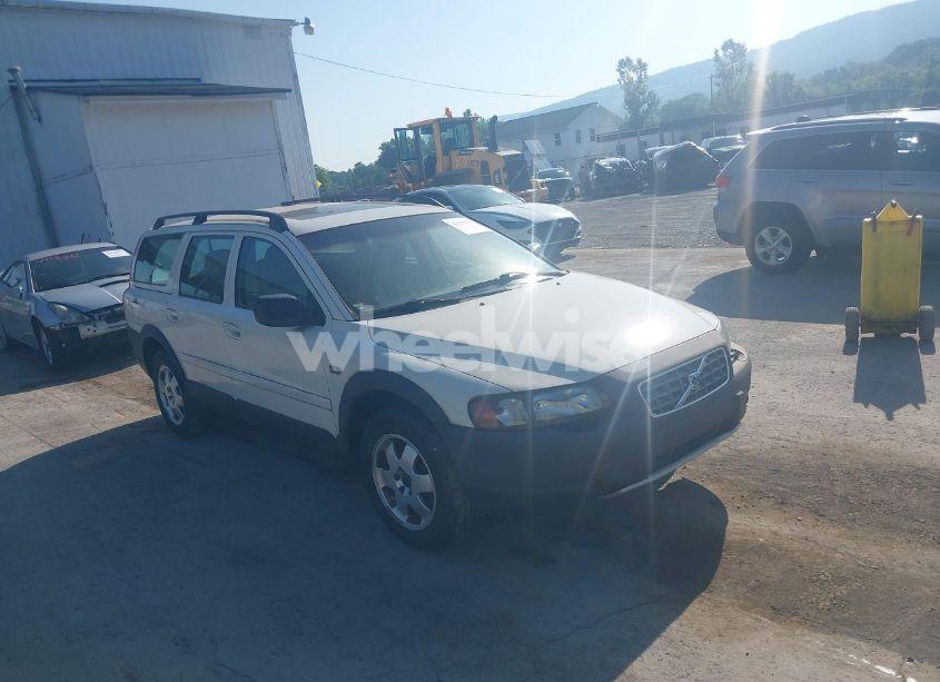 2001 Volvo V70 XC (VIN YV1SZ58D711043453) main photo