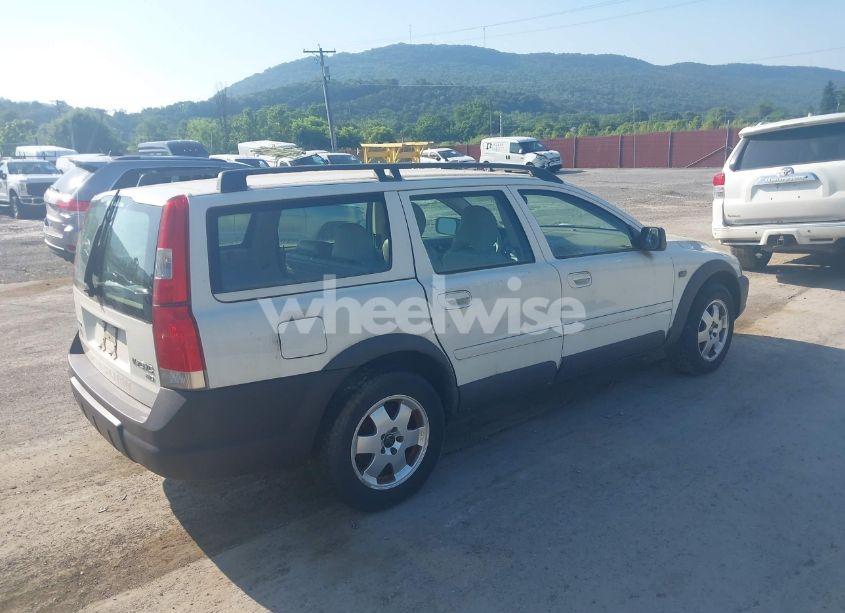 Photo 4 of 2001 Volvo V70 XC (VIN YV1SZ58D711043453)