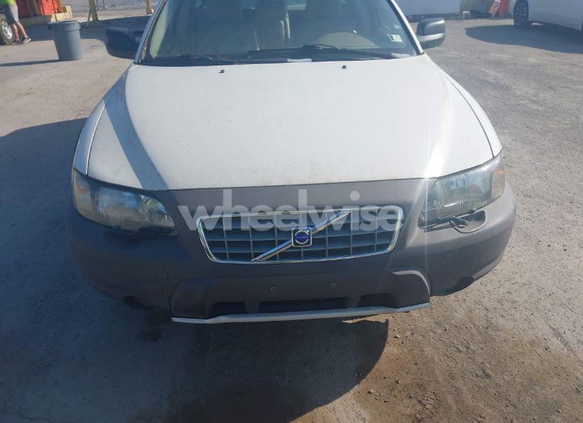 Photo 6 of 2001 Volvo V70 XC (VIN YV1SZ58D711043453)