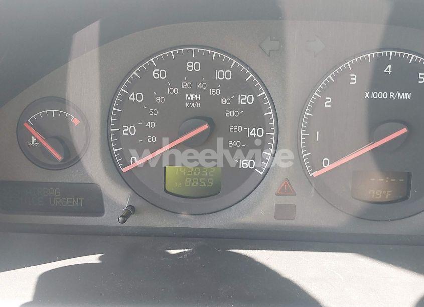 Photo 7 of 2001 Volvo V70 XC (VIN YV1SZ58D711043453)