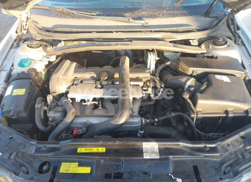 Photo 10 of 2001 Volvo V70 XC (VIN YV1SZ58DX11023987)