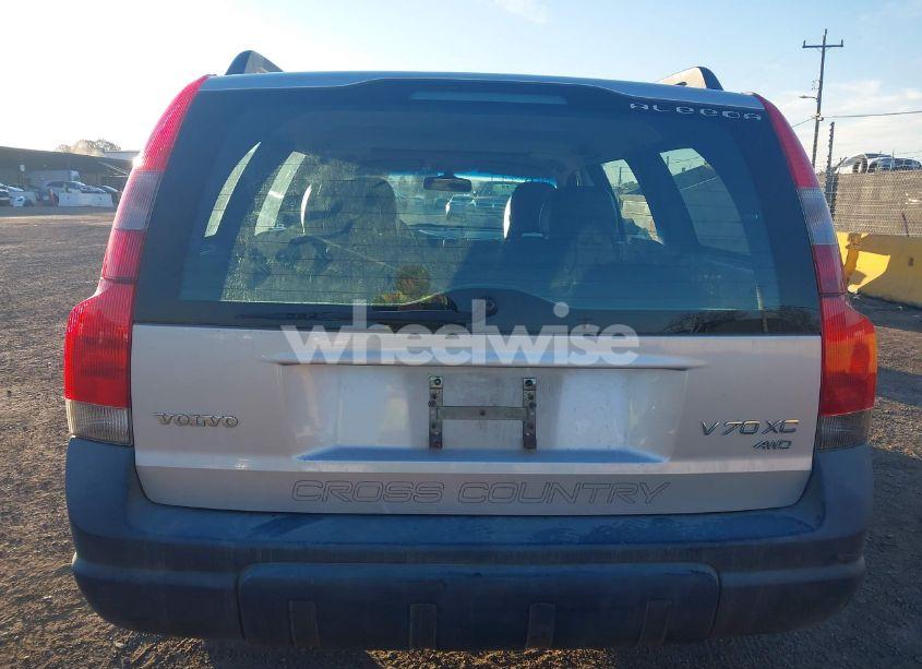 Photo 16 of 2001 Volvo V70 XC (VIN YV1SZ58DX11023987)