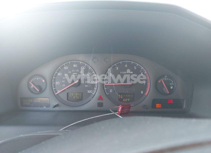 Photo 7 of 2001 Volvo V70 XC (VIN YV1SZ58DX11023987)