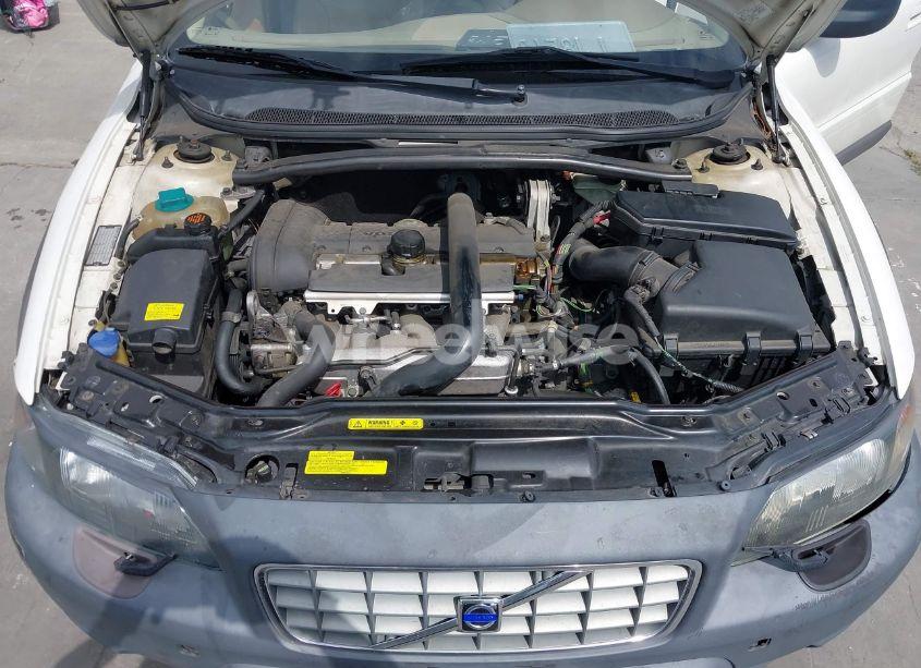 Photo 10 of 2001 Volvo V70 XC (VIN YV1SZ58DX11034326)