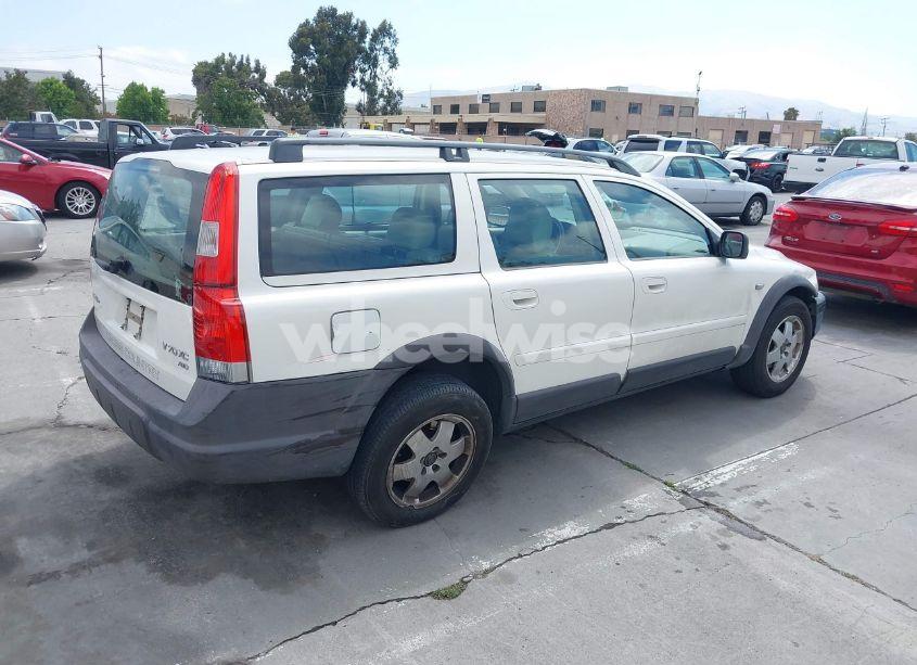 Photo 4 of 2001 Volvo V70 XC (VIN YV1SZ58DX11034326)