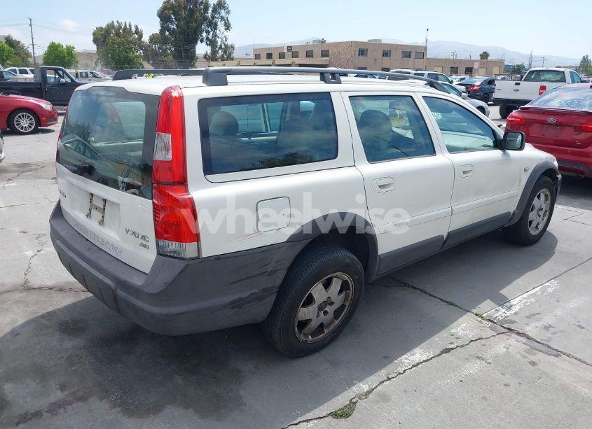 Photo 6 of 2001 Volvo V70 XC (VIN YV1SZ58DX11034326)