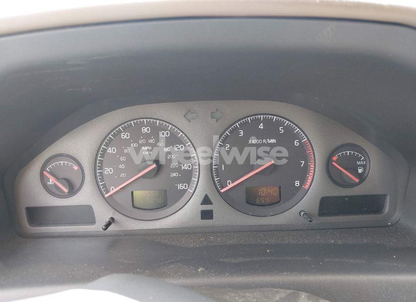 Photo 7 of 2001 Volvo V70 XC (VIN YV1SZ58DX11034326)