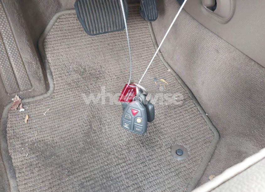 Photo 11 of 2002 Volvo V70 XC (VIN YV1SZ58DX21076660)