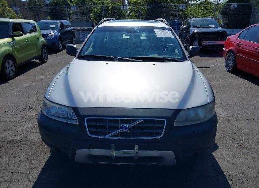 Photo 12 of 2005 Volvo Xc70 2.5T AWD (VIN YV1SZ592551176957)