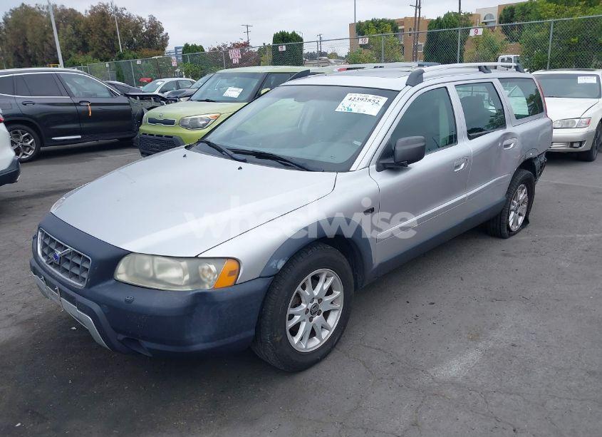 Photo 2 of 2005 Volvo Xc70 2.5T AWD (VIN YV1SZ592551176957)