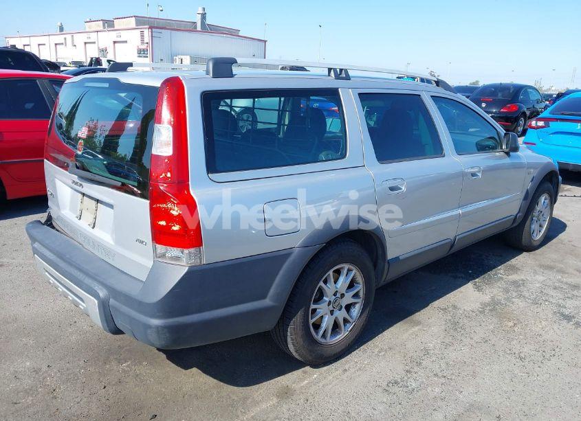 Photo 4 of 2005 Volvo Xc70 2.5T AWD (VIN YV1SZ592551176957)