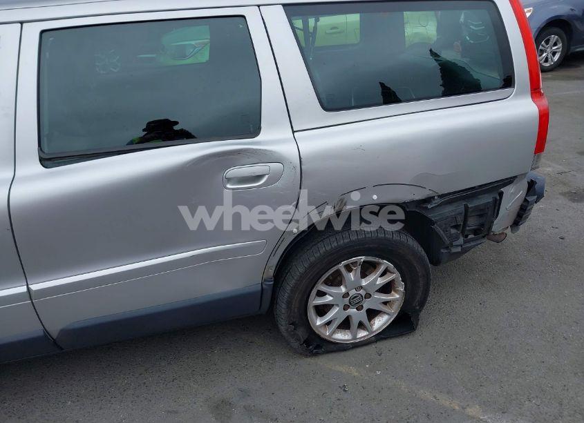 Photo 6 of 2005 Volvo Xc70 2.5T AWD (VIN YV1SZ592551176957)