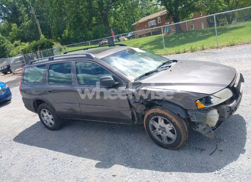 Photo 14 of 2005 Volvo Xc70 2.5T AWD (VIN YV1SZ592751180346)