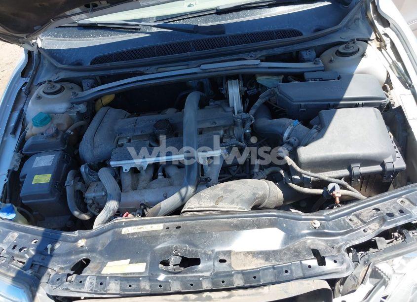 Photo 10 of 2004 Volvo S80 2.5T (VIN YV1TS59H741372040)