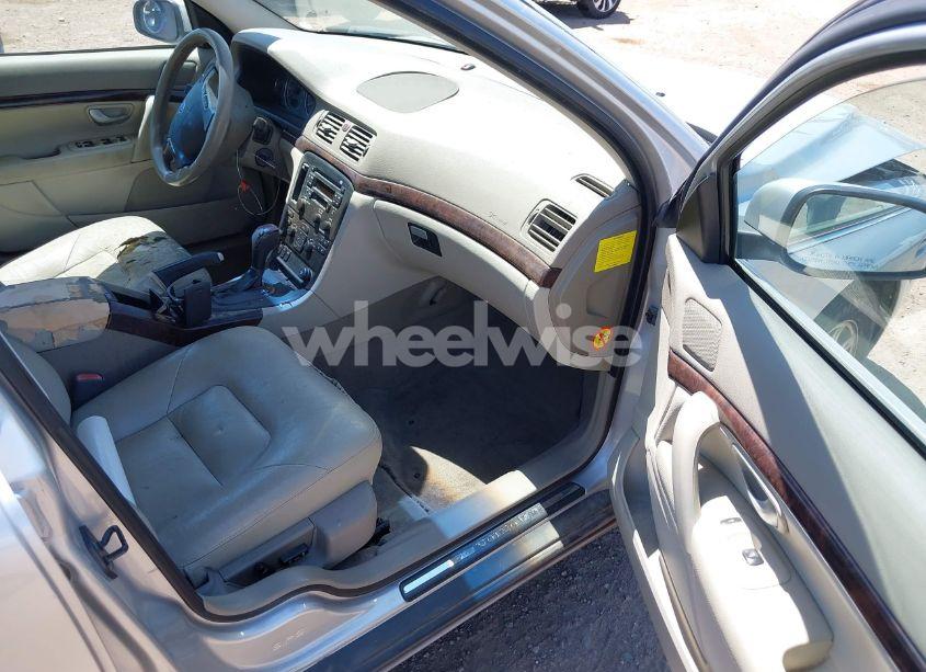 Photo 5 of 2004 Volvo S80 2.5T (VIN YV1TS59H741372040)