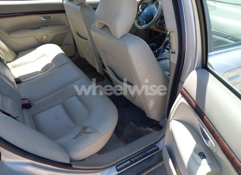 Photo 8 of 2004 Volvo S80 2.5T (VIN YV1TS59H741372040)