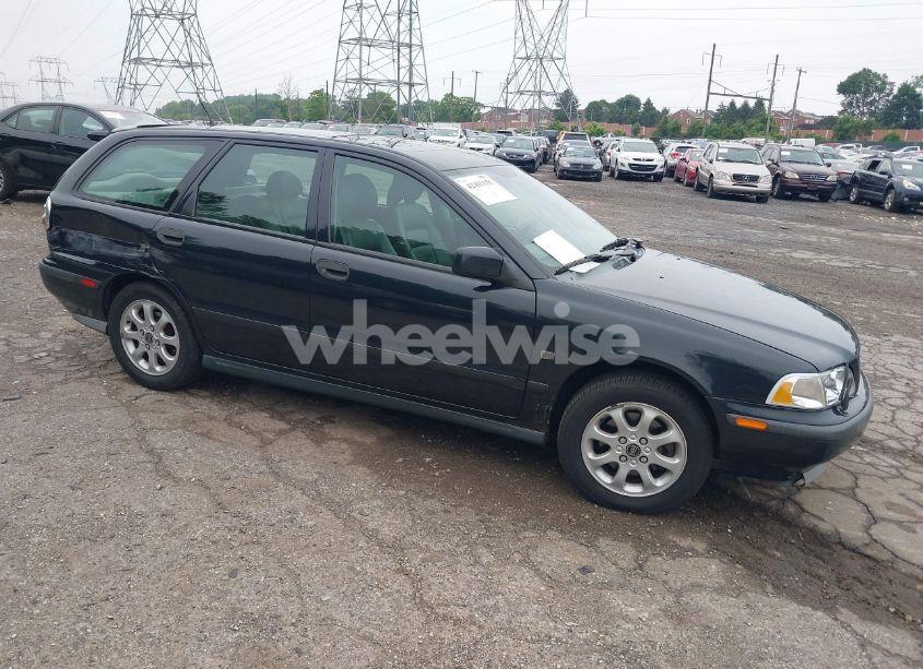 2000 Volvo V40 (VIN YV1VW2556YS443728) main photo