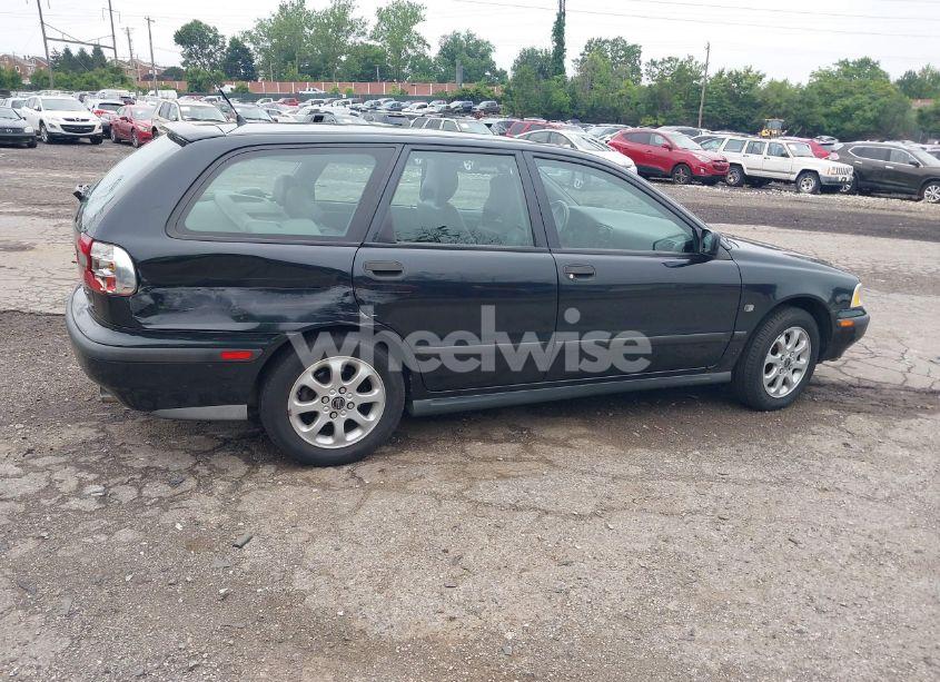 Photo 4 of 2000 Volvo V40 (VIN YV1VW2556YS443728)