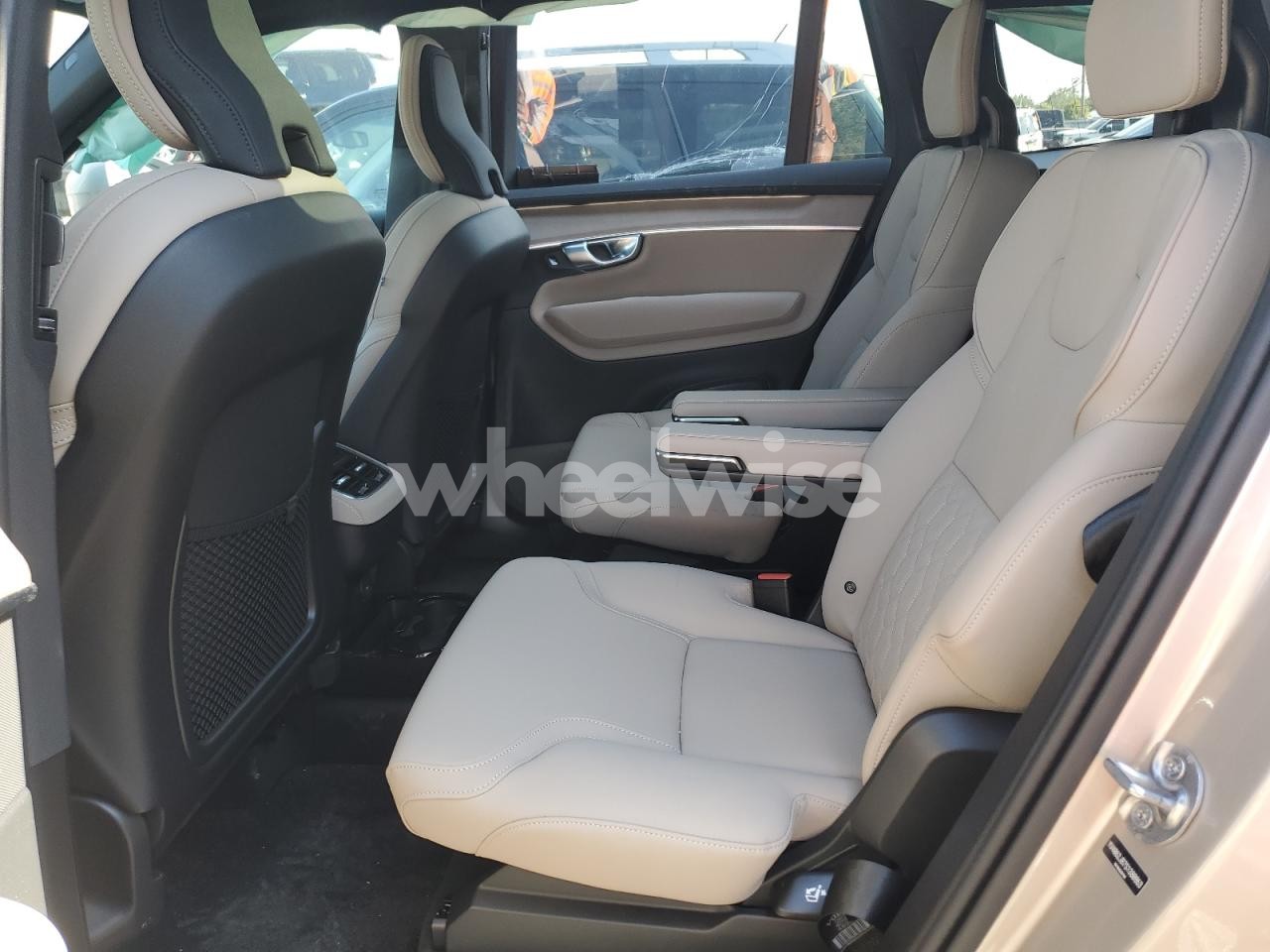 Photo 11 of 2025 VOLVO XC90 PLUS (VIN YV4062JB7S1380863)