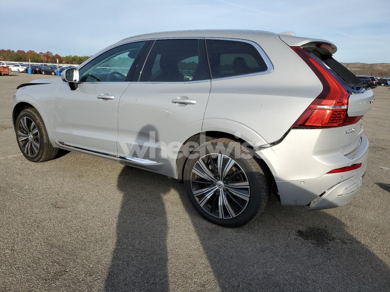 Photo 2 of 2022 VOLVO XC60 B6 INSCRIPTION (VIN YV4062RLXN1086858)