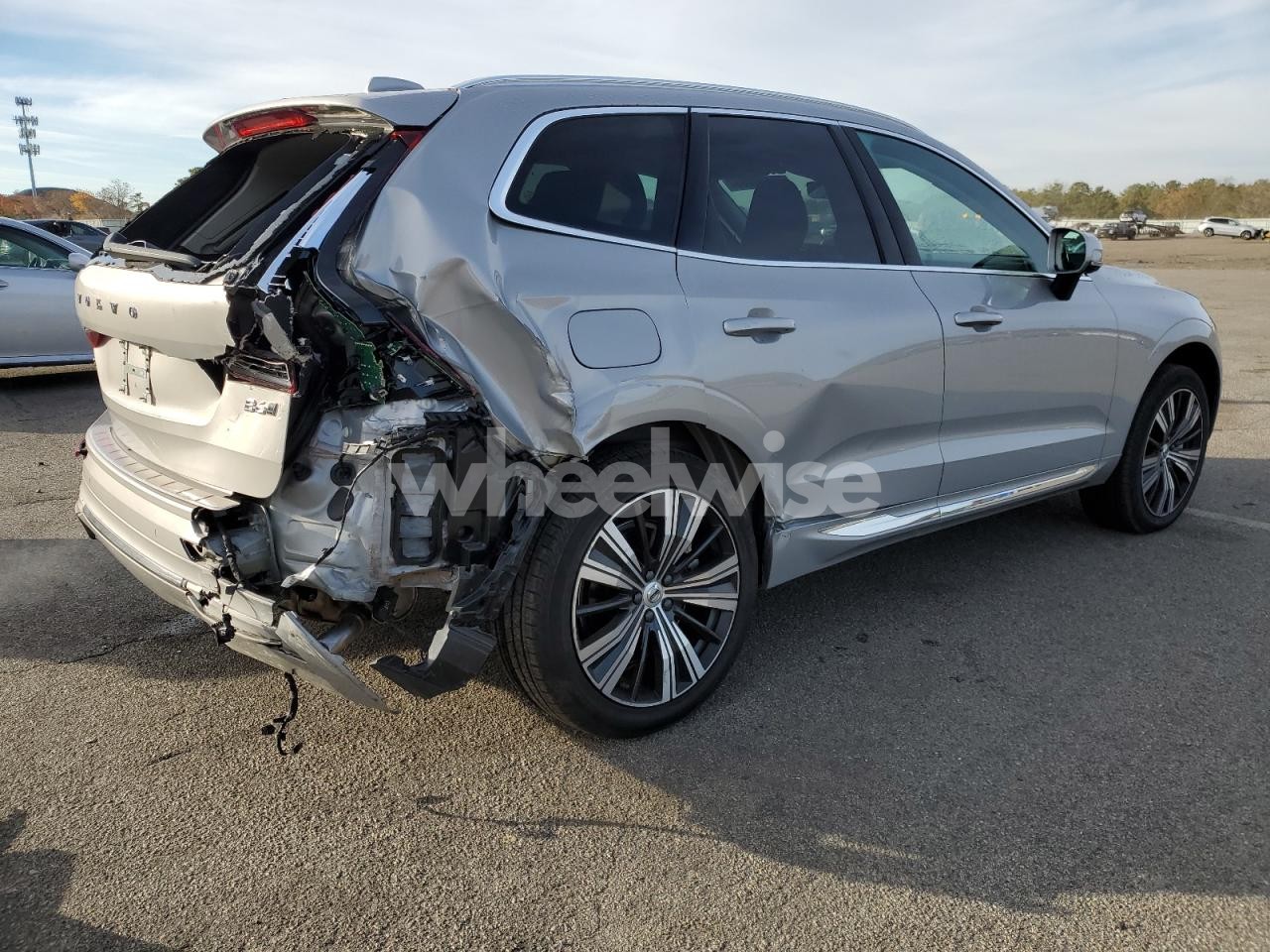 Photo 3 of 2022 VOLVO XC60 B6 INSCRIPTION (VIN YV4062RLXN1086858)