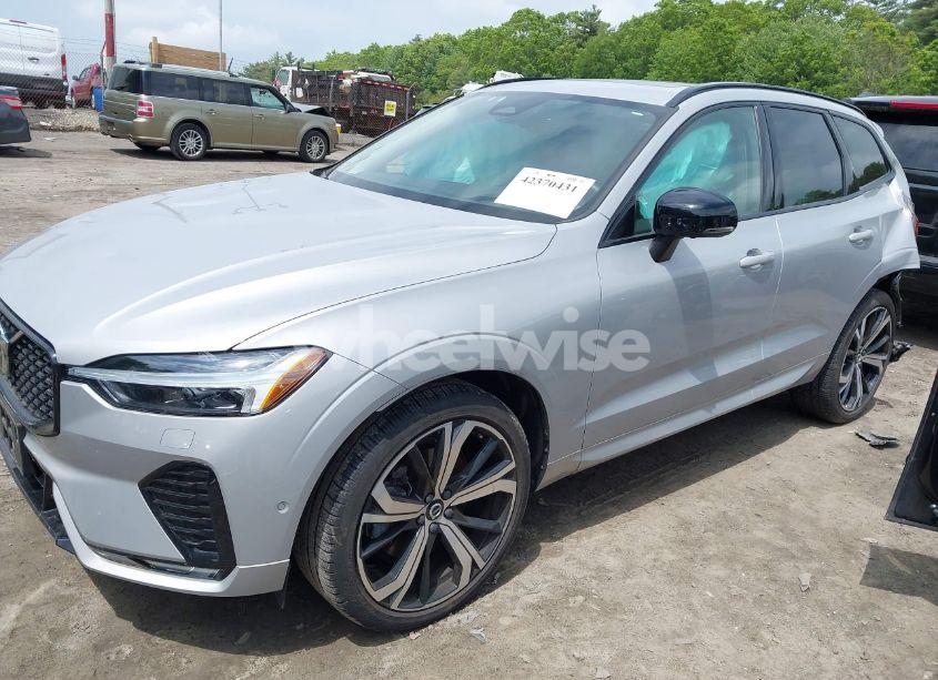 Photo 2 of 2023 Volvo Xc60 B6 ULTIMATE DARK THEME (VIN YV4062RX5P1347142)